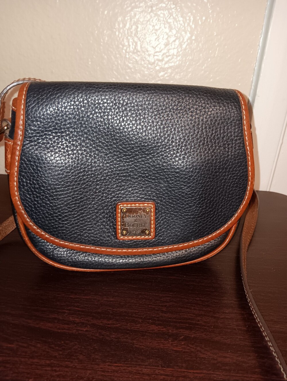 Dooney Bourke Hallie Crossbody Leather Black With Brown Trim